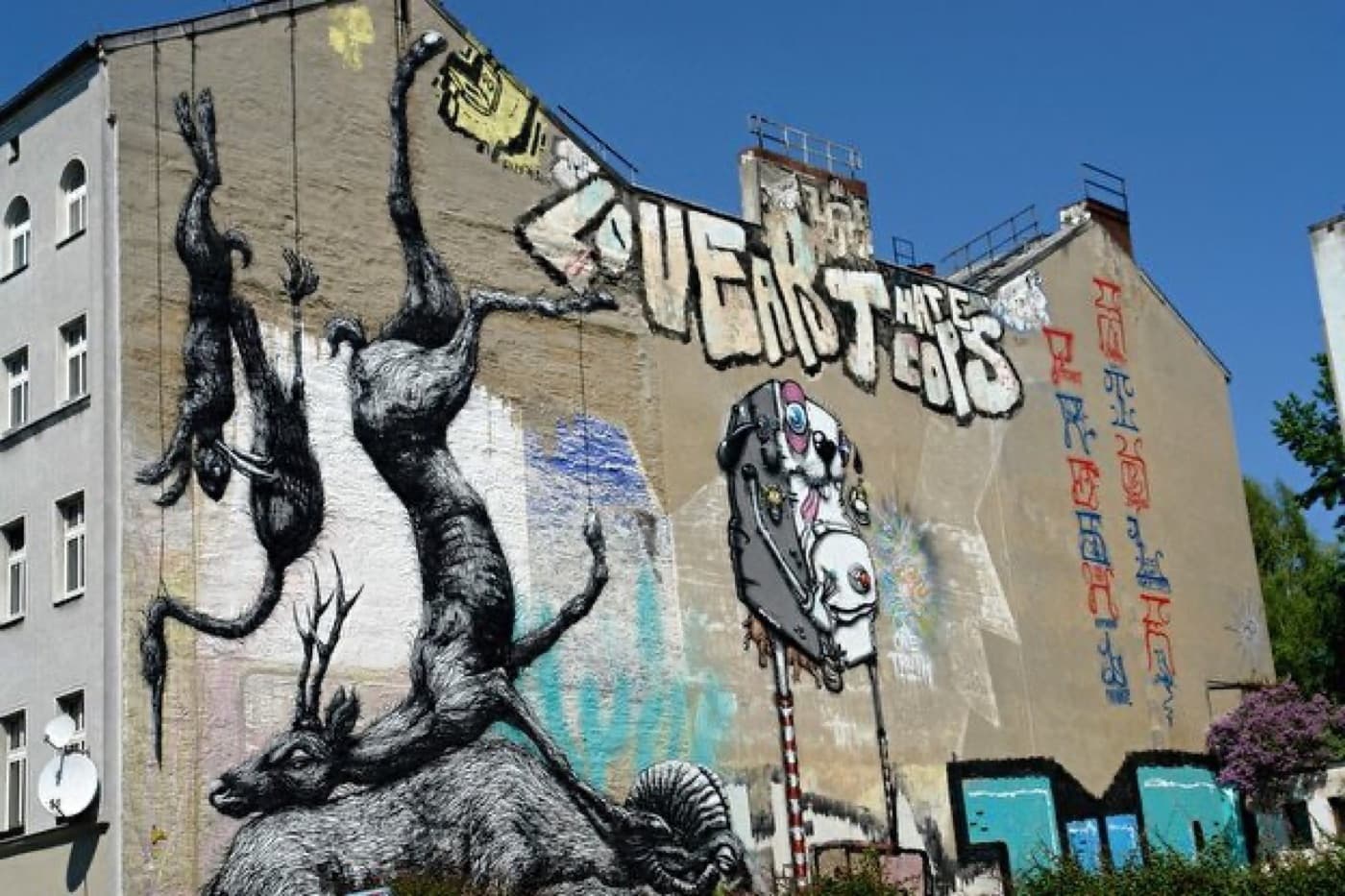 ROA's Nature Morte animal mural at Görlitzer Bahnhof, Berlin